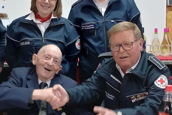 Werner Kersken wurde für 65 Jahre im DRK geehrt