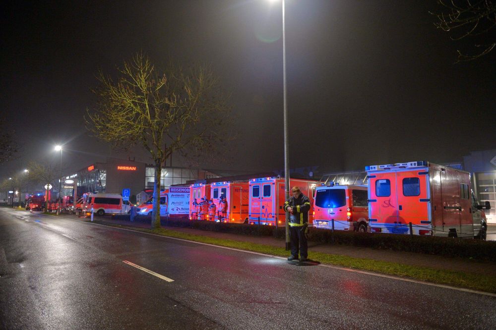 Bereitstellungsraum der Rettungskräfte in Mesum (Foto: Jens Keblat)