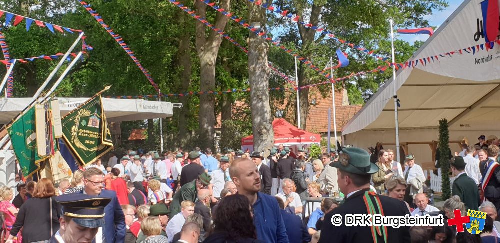 Rund 3000 Schützen feiern auf dem Schützenplatz Waldfreiheit